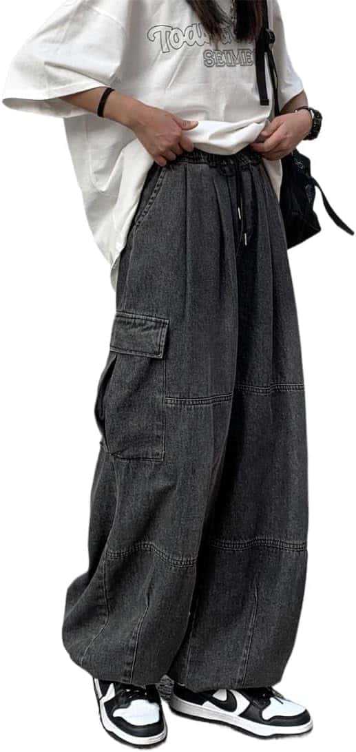 Relaxed Wide-Leg Jeans
